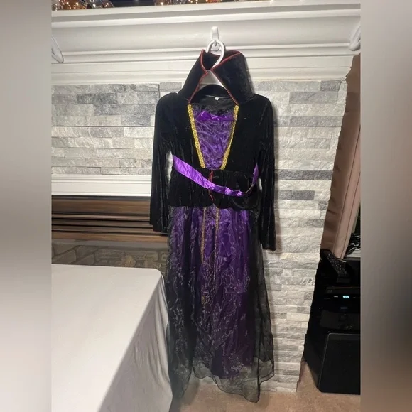 Girls Purple and Black Witch Costume – Halloween & Performance Dress (Size 140) - Picture 3 of 10